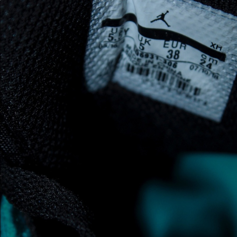 Must Go‼️ Unisex Like New Jordan 1 South Beach. Read Description Below👇 - Picture 6 of 9